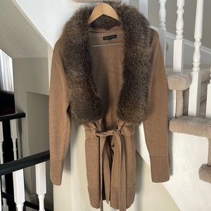 Beautiful Banana Republic sweater with removable fur collar